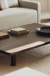 LOW-LEGGED COFFEE TABLE