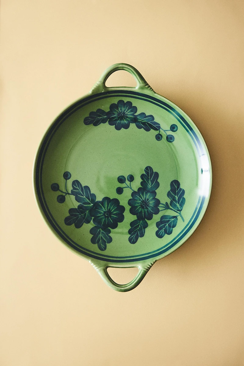 ROUND STONEWARE SERVING DISH WITH FLORAL MOTIFS