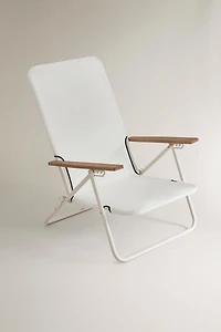 FOLDING BEACH CHAIR WITH WOODEN ARM RESTS