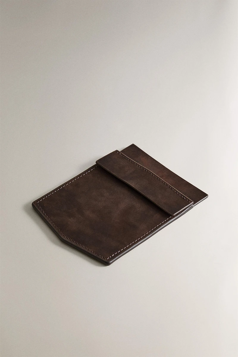 POCHE EN CUIR DE CHARPENTIER