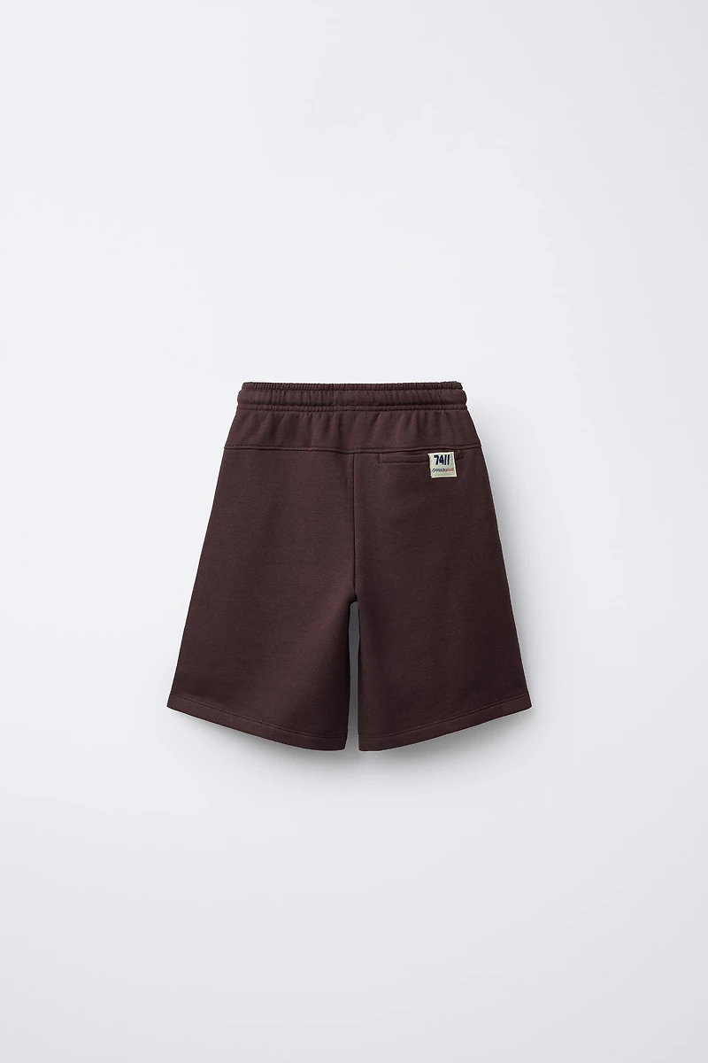 EMBROIDERED TEXT T-SHIRT AND BERMUDA SET