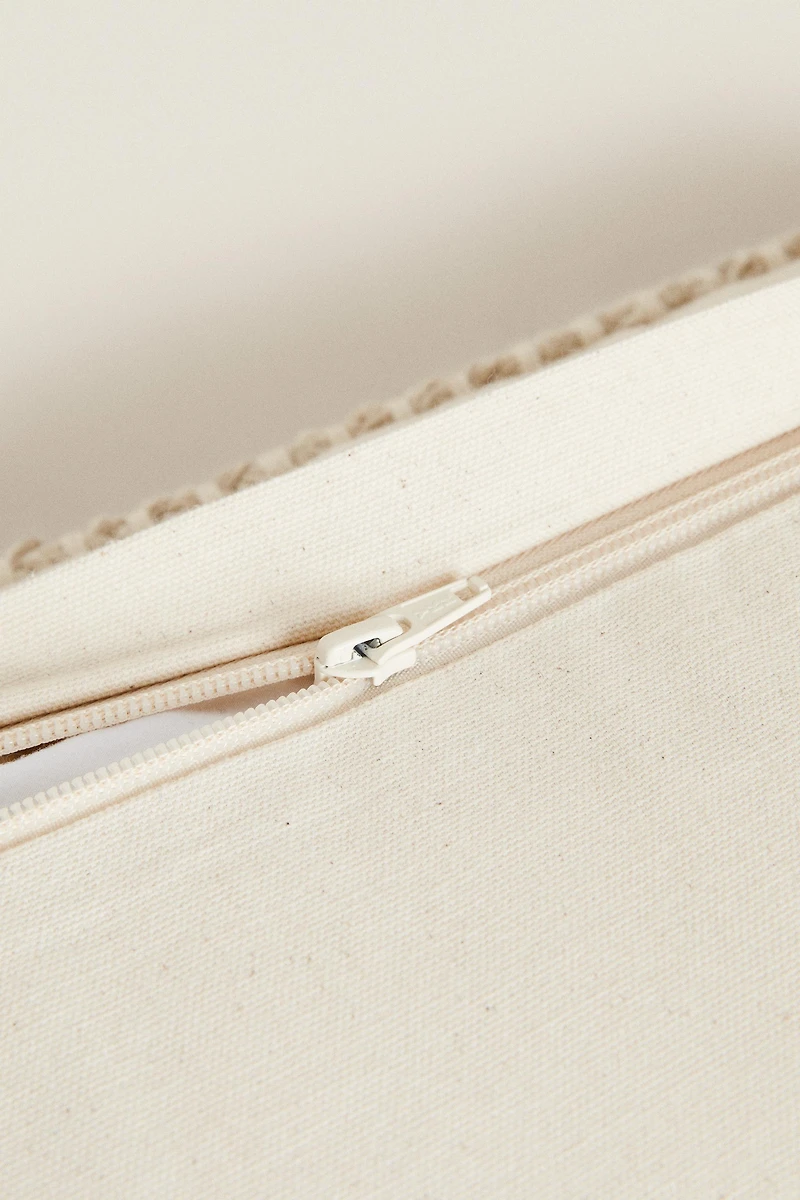PLAITED THROW PILLOW COVER