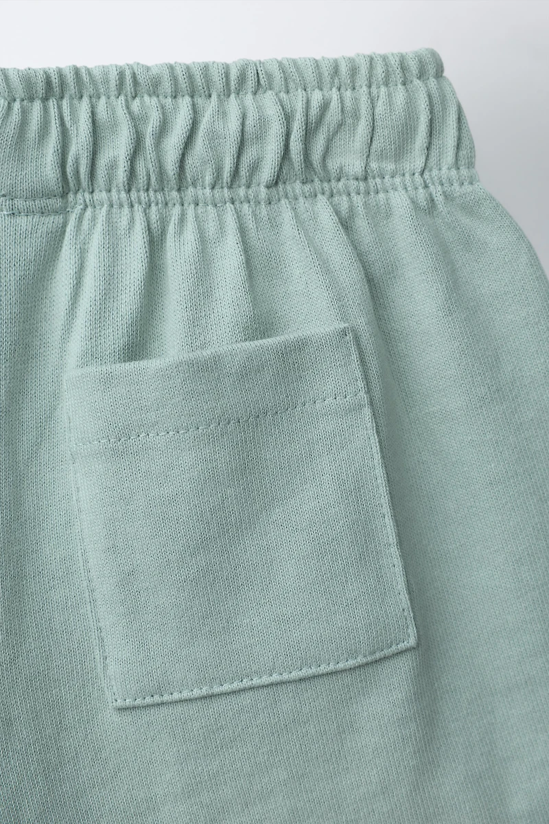 SHORT EN MOLLETON HEAVY WEIGHT À FLEURS