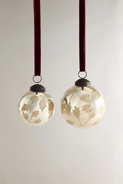 GOLD LEAF BALL CHRISTMAS TREE ORNAMENT
