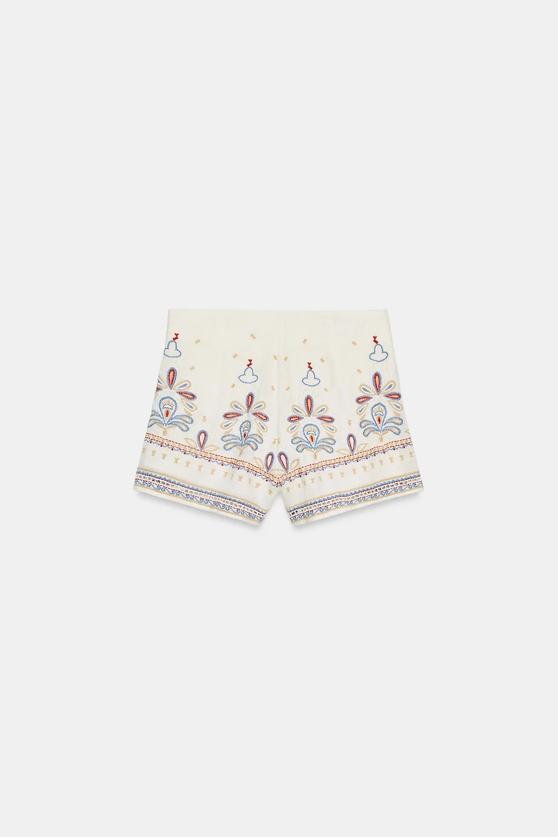 SHORT BRODÉ