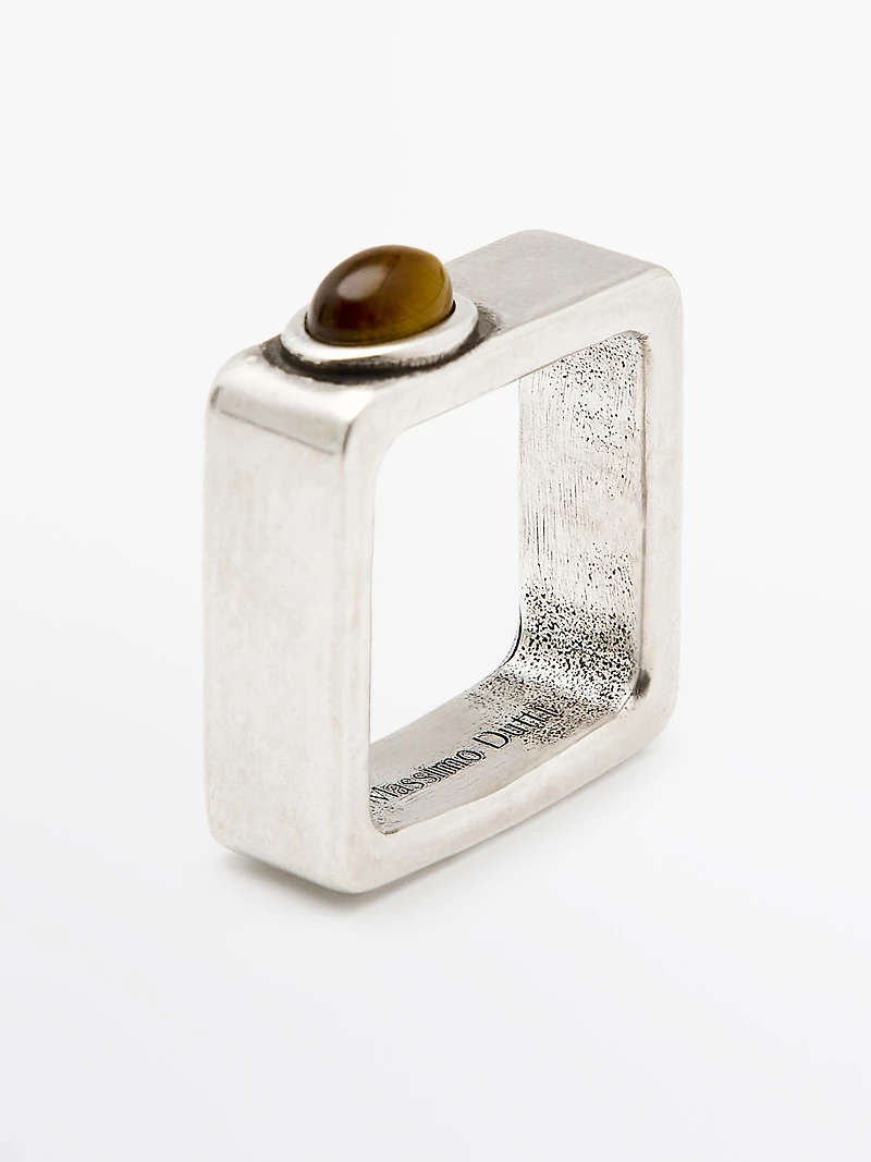 Geometric rings with stone