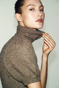 ROBE COURTE EN MAILLE