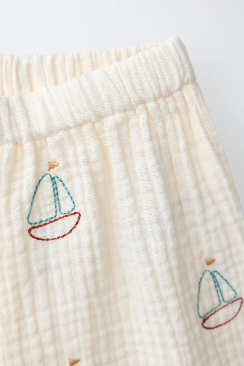 TEXTURED BOAT SHORTS