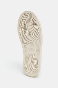 SNEAKERS WITH BACK DETAIL