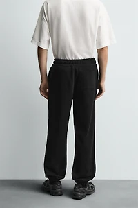 RELAXED FIT JOGGING PANTS