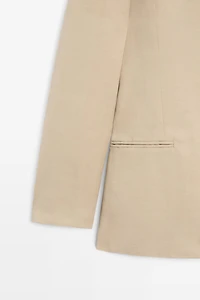 Flowing buttoned blazer