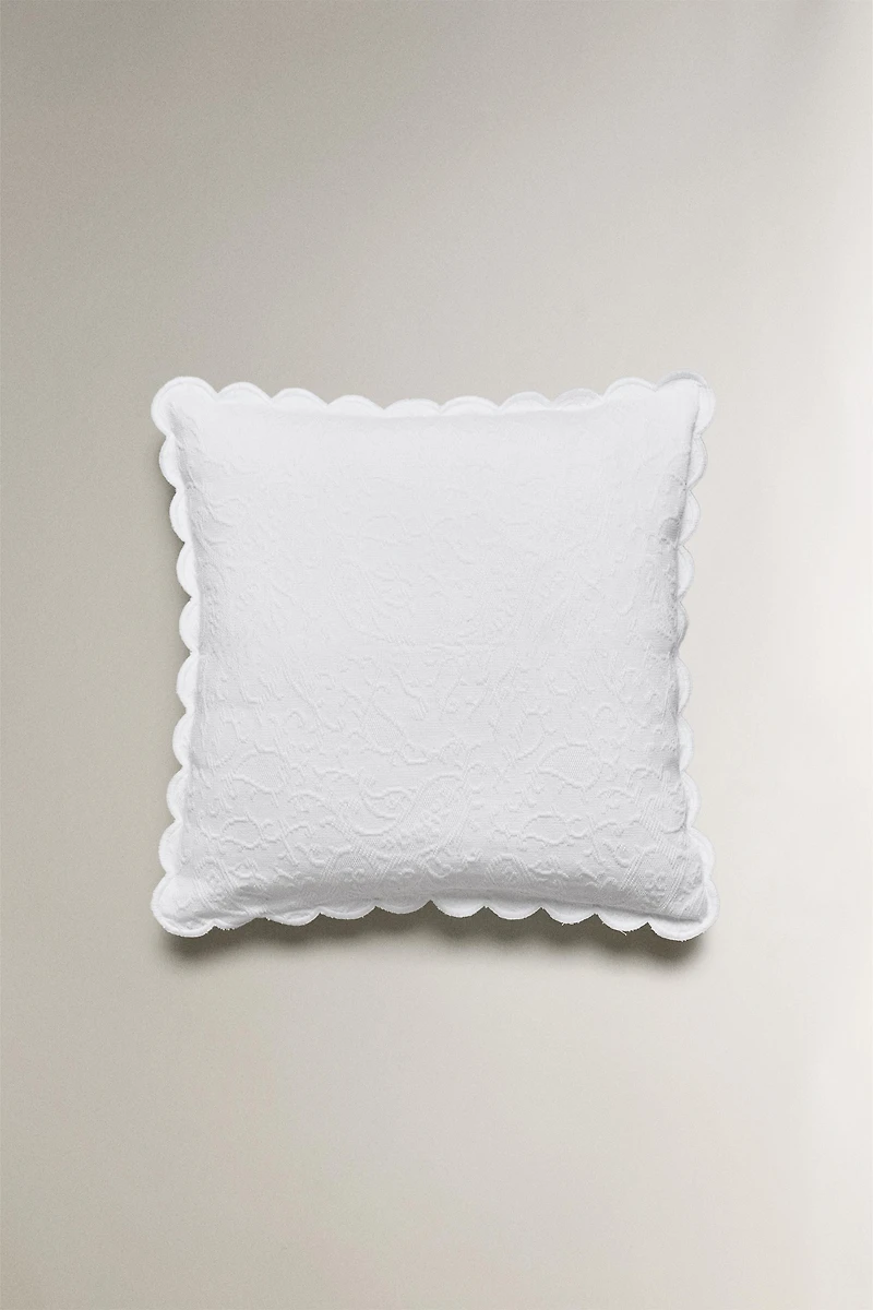 SCALLOPED FLOWER THROW PILLOW COVER