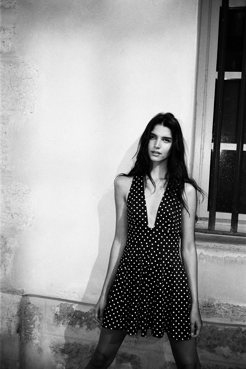 ROBE COURTE HALTER À POIS