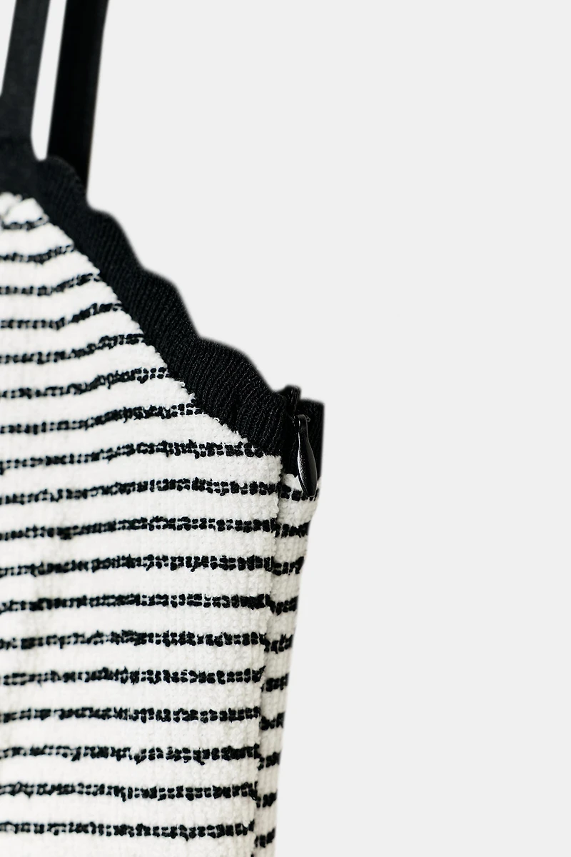 ROBE BOUCLÉE À RAYURES