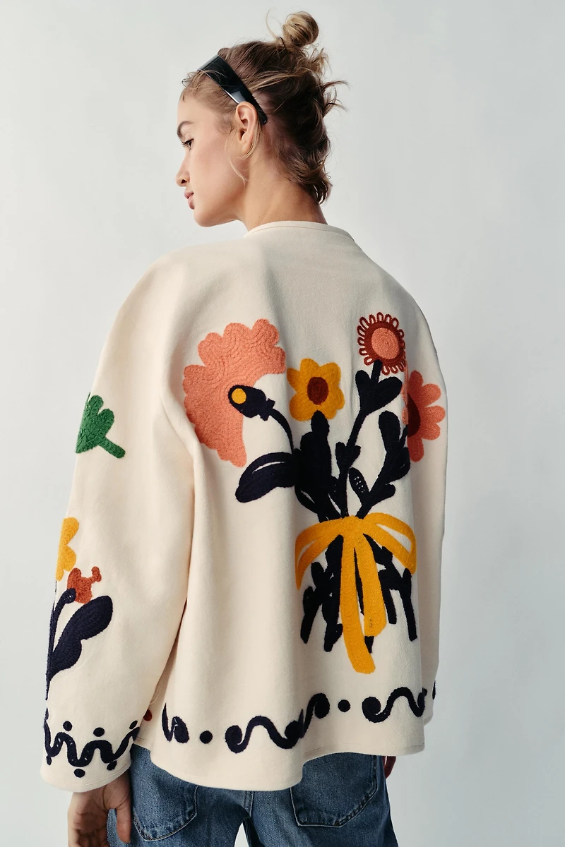 FLORAL EMBROIDERED JACKET