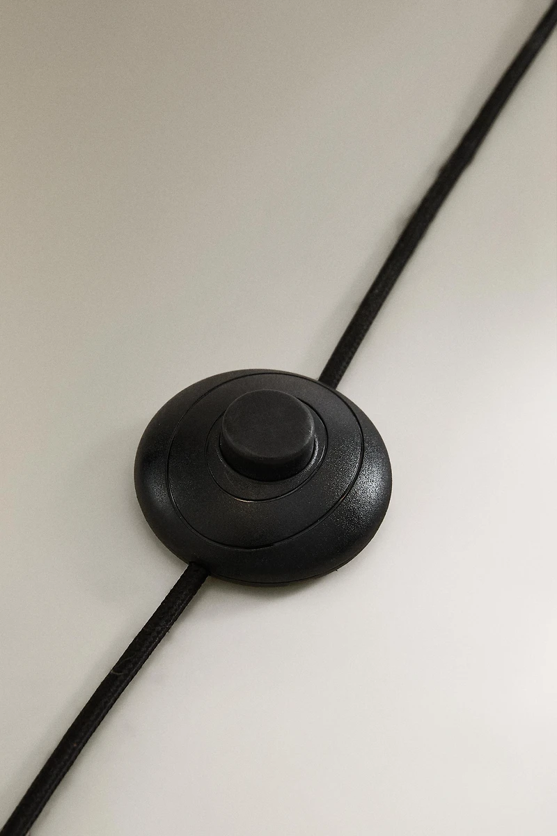 TRIPOD BASE FLOOR LAMP