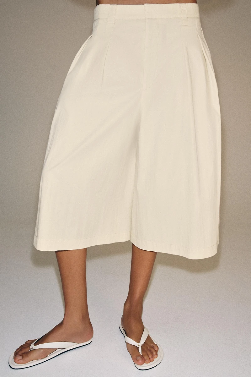 ZW COLLECTION PLEATED BERMUDA SHORTS