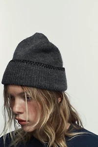 CONTRAST KNIT BEANIE