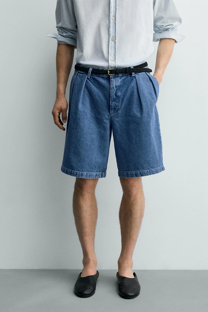 RELAXED FIT PLEATED DENIM SHORTS