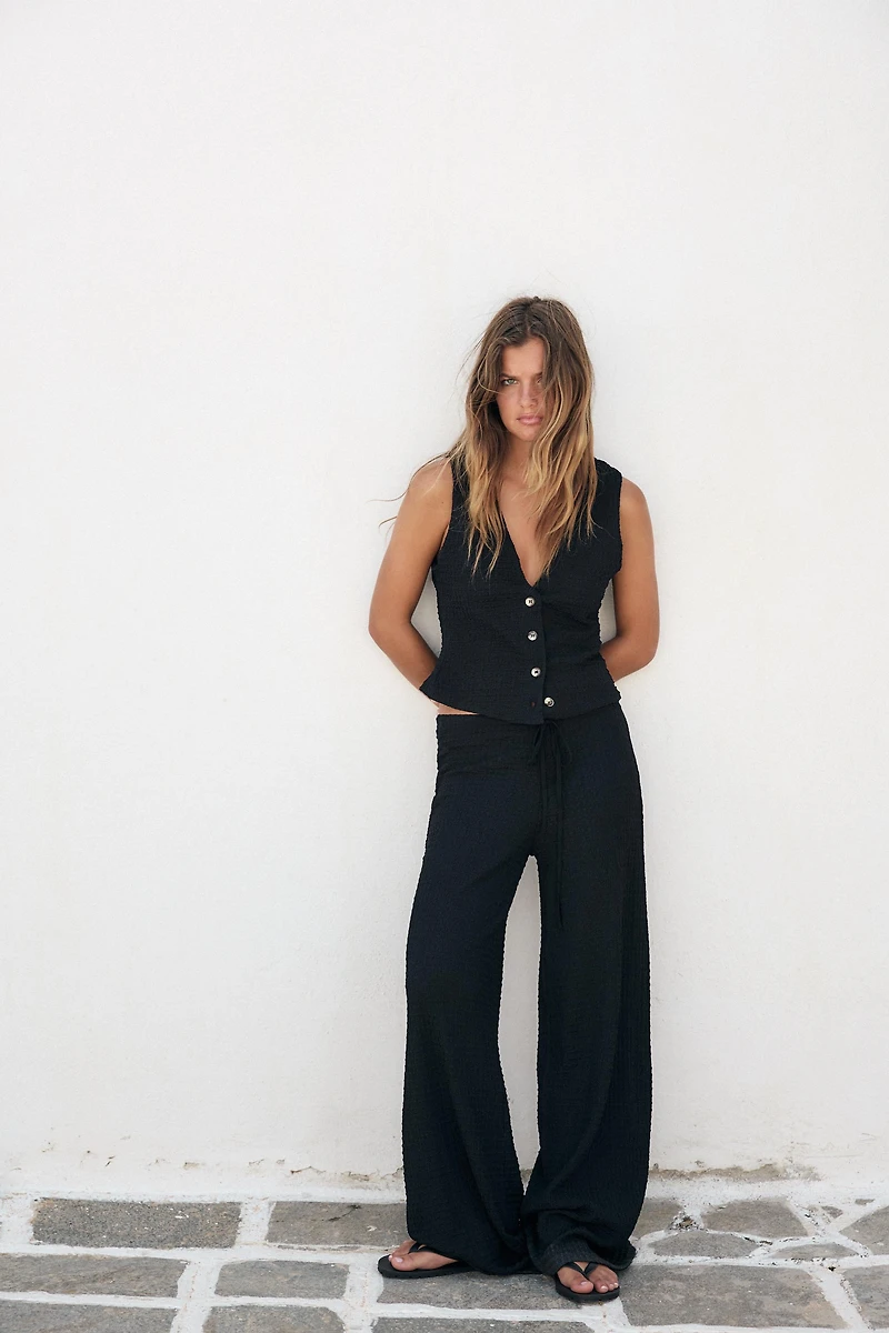 STRUCTURED VEST TOP