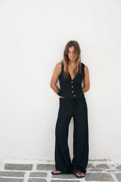STRUCTURED VEST TOP