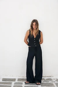 STRUCTURED VEST TOP