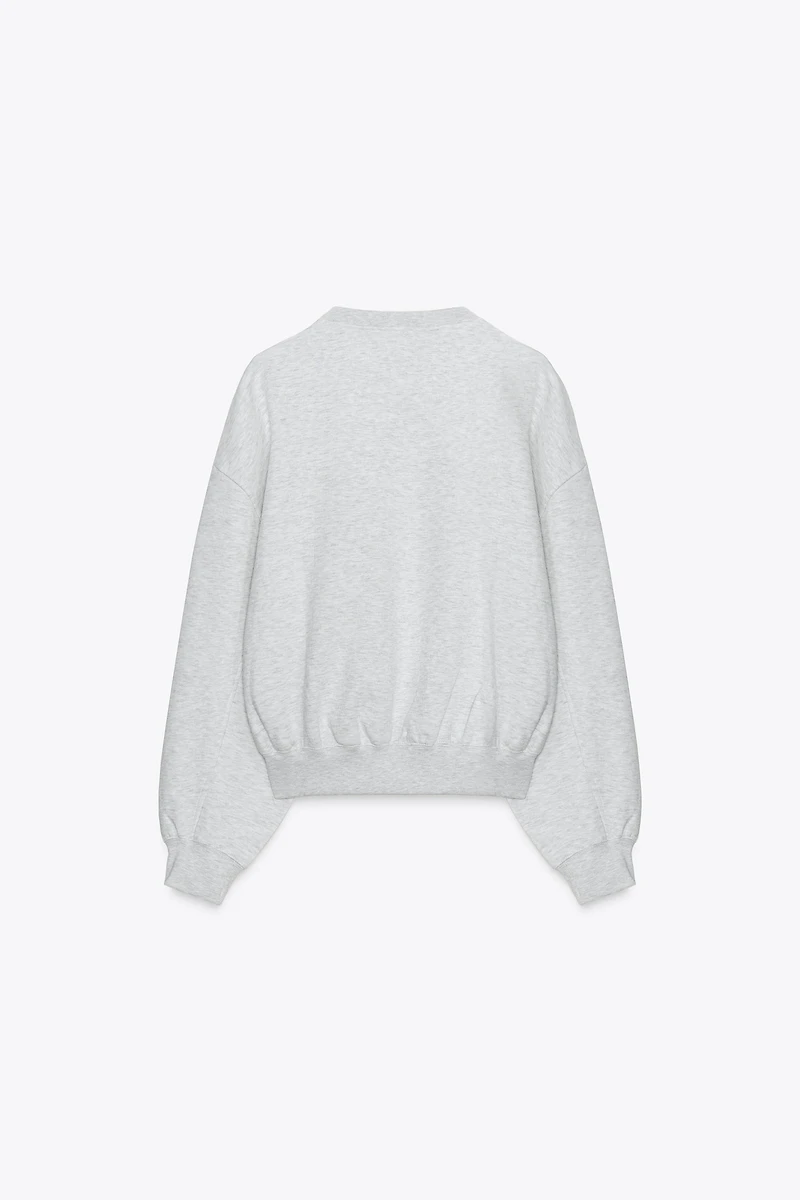 BASIC PLUSH SWEATSHIRT