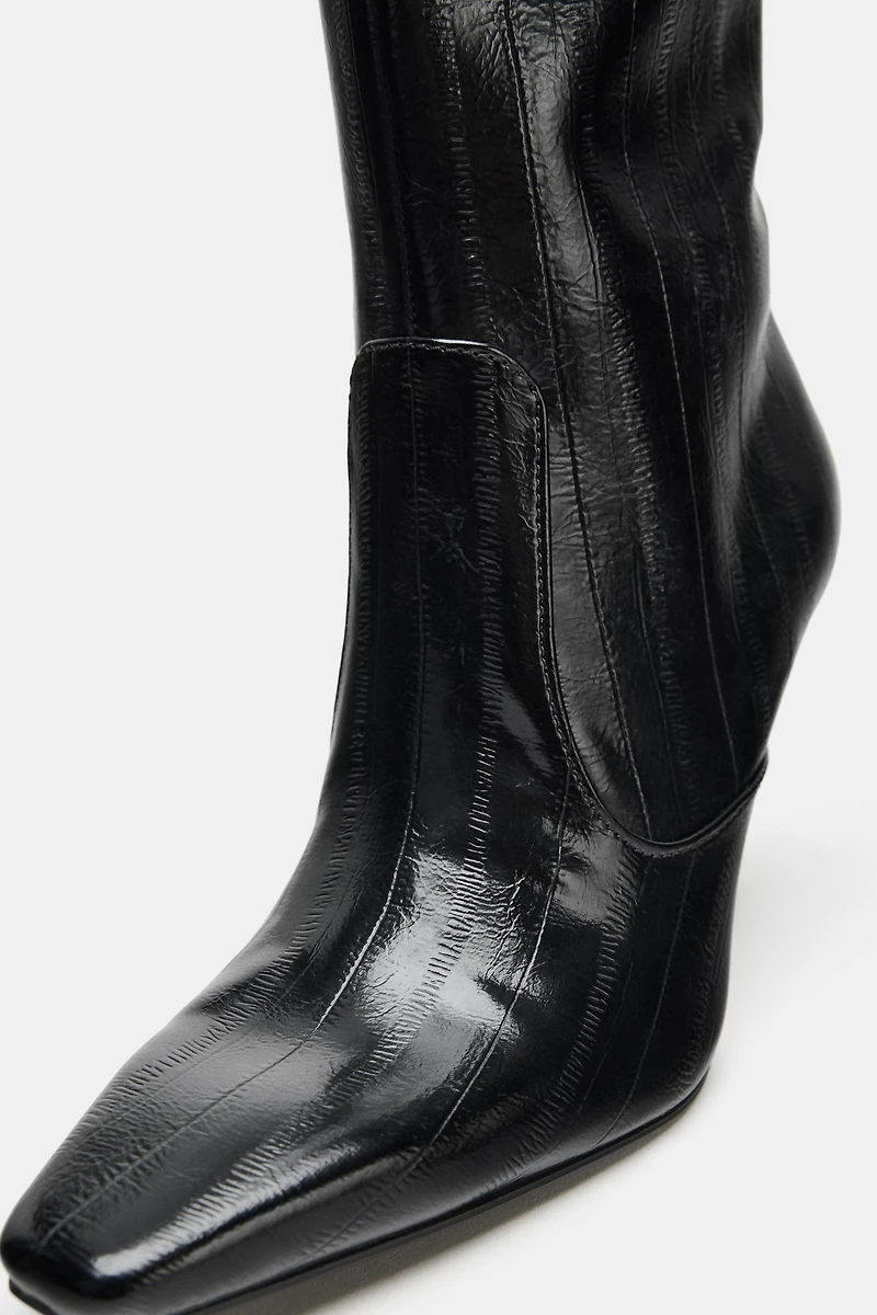 ENGRAVED HEELED BOOTS