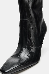 ENGRAVED HEELED BOOTS