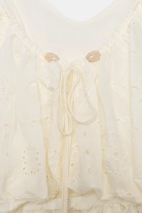 TOP BALLON À BRODERIES AJOURÉES