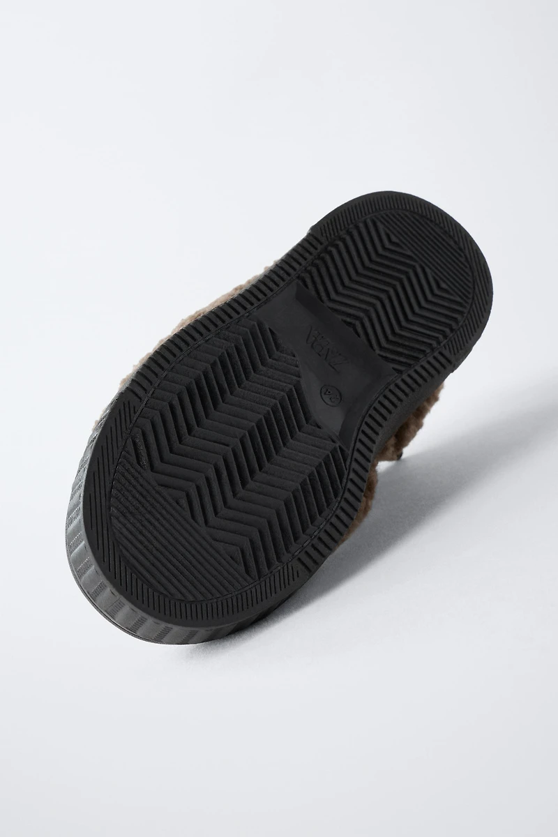 FLEECE HIGH-TOP SNEAKERS