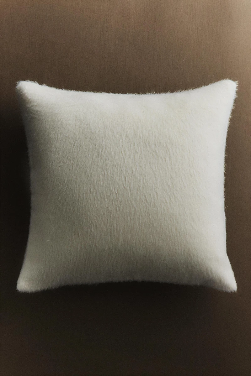 KNIT CUSHION COVER