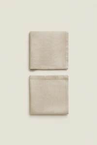 SET OF PLAIN-COLORED LINEN NAPKINS