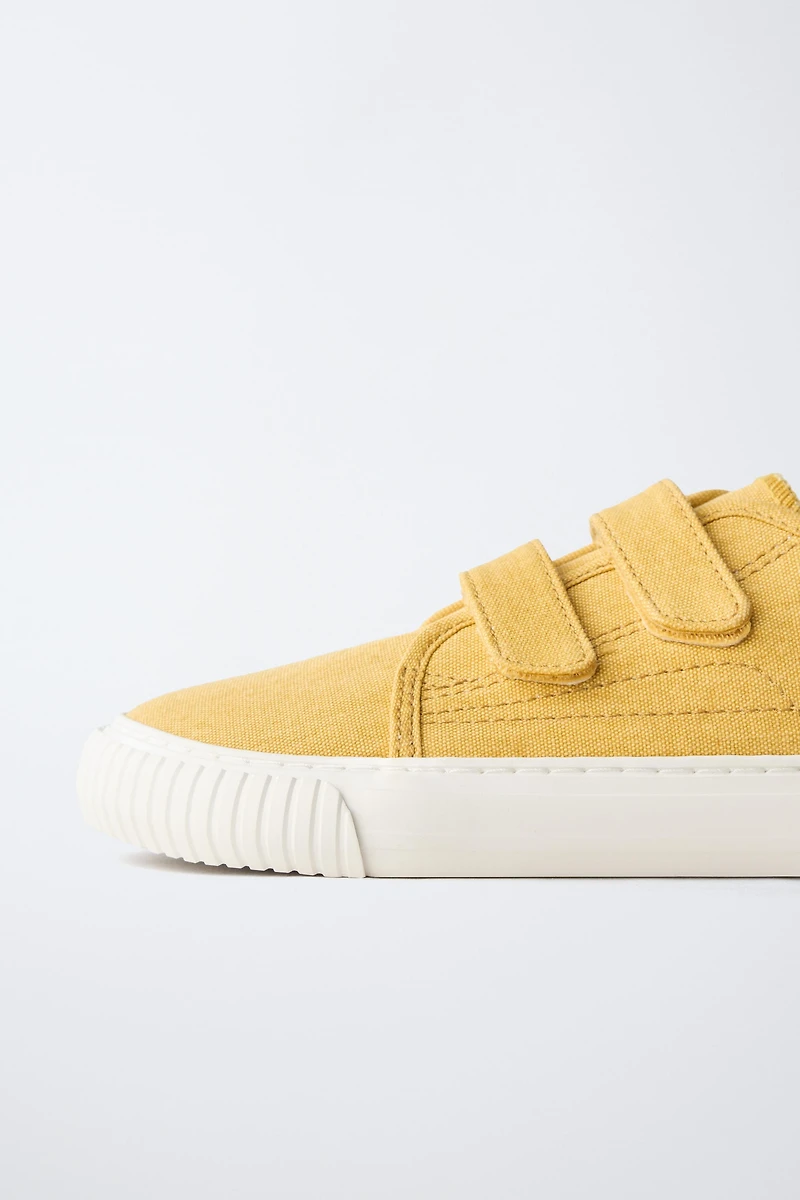 BAREFOOT SNEAKERS