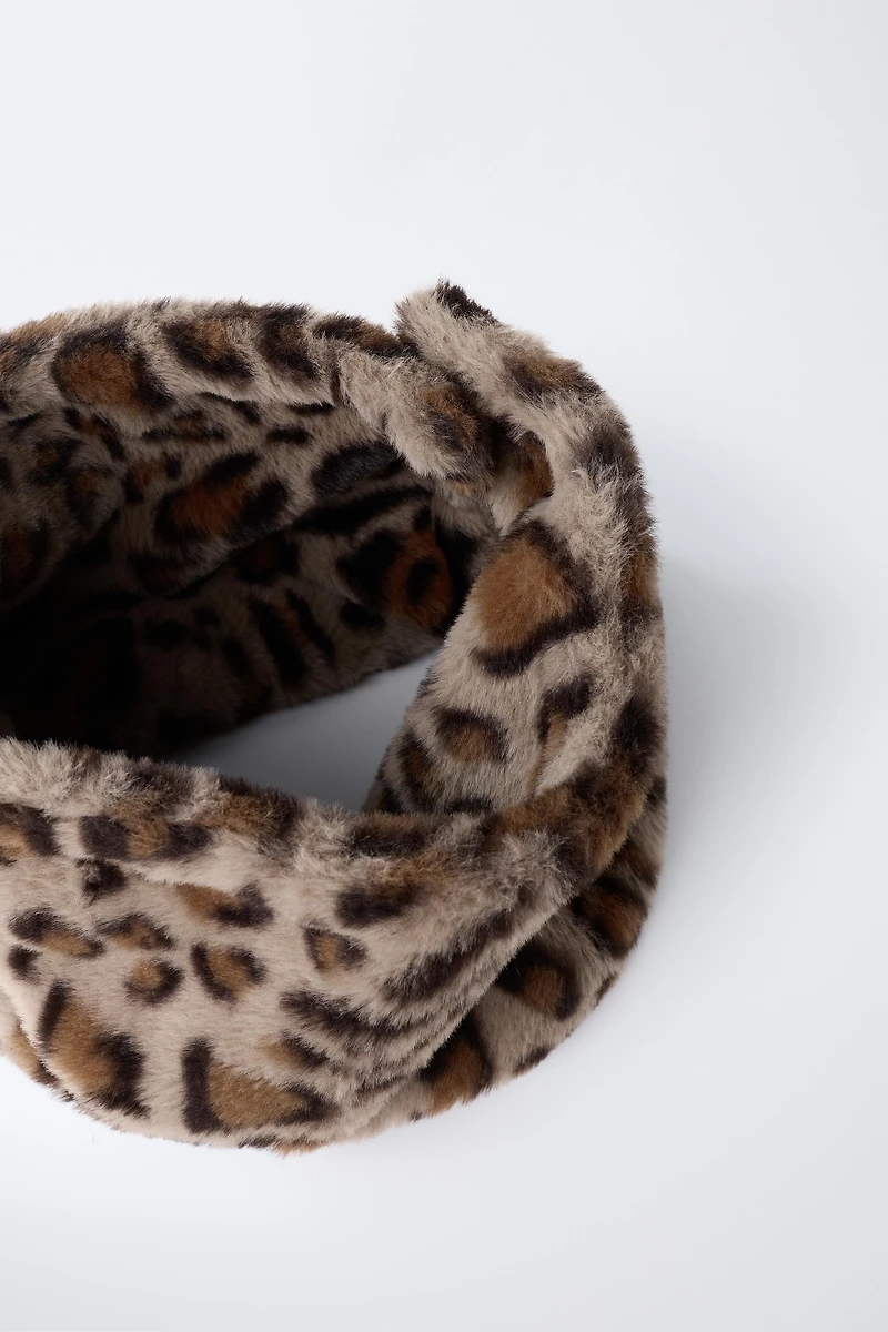 FAUX FUR ANIMAL PRINT NECK WARMER