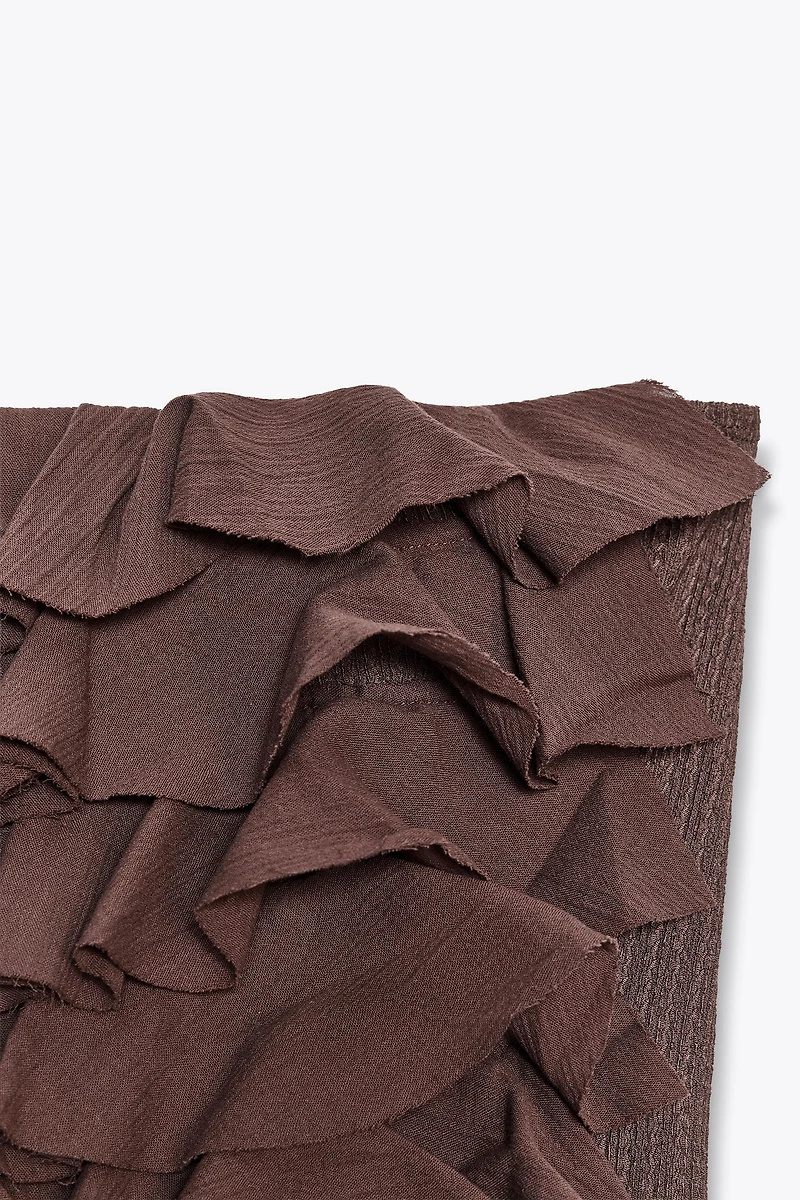 RUFFLED STRAPLESS TOP