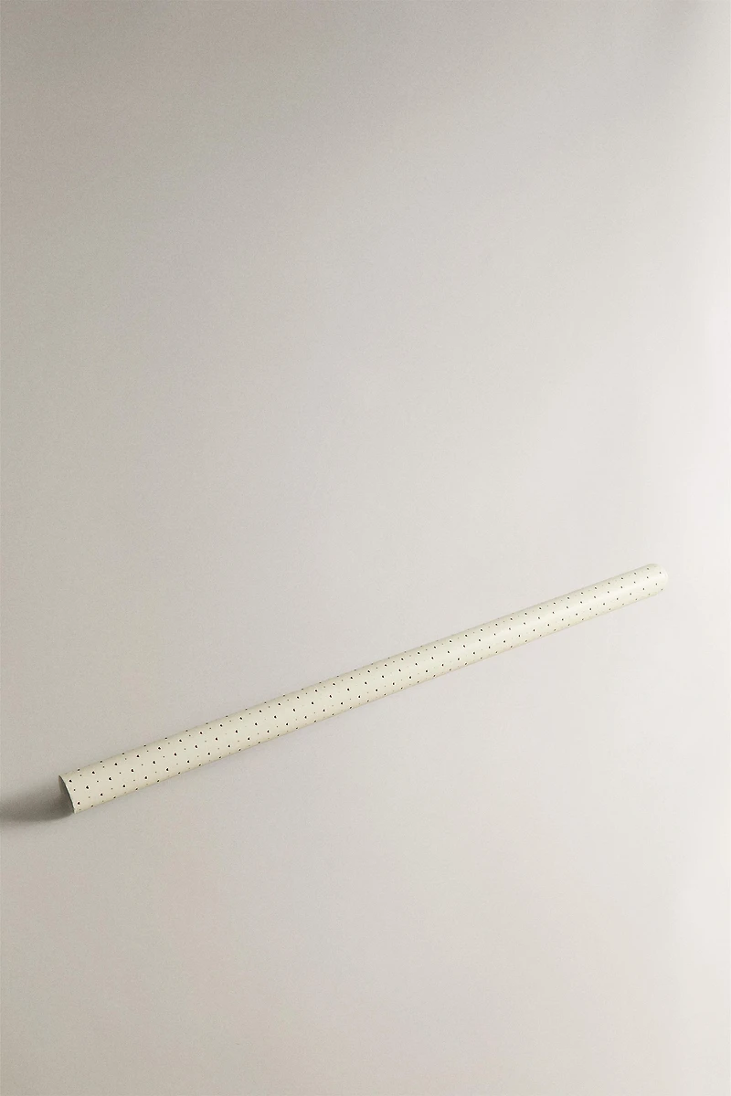 CHRISTMAS WRAPPING PAPER WITH HEARTS