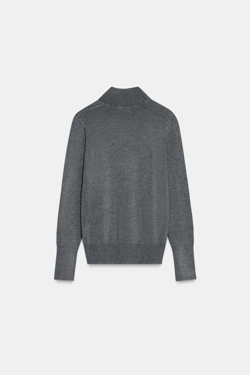 PULL EN MAILLE AVEC BOUTONS