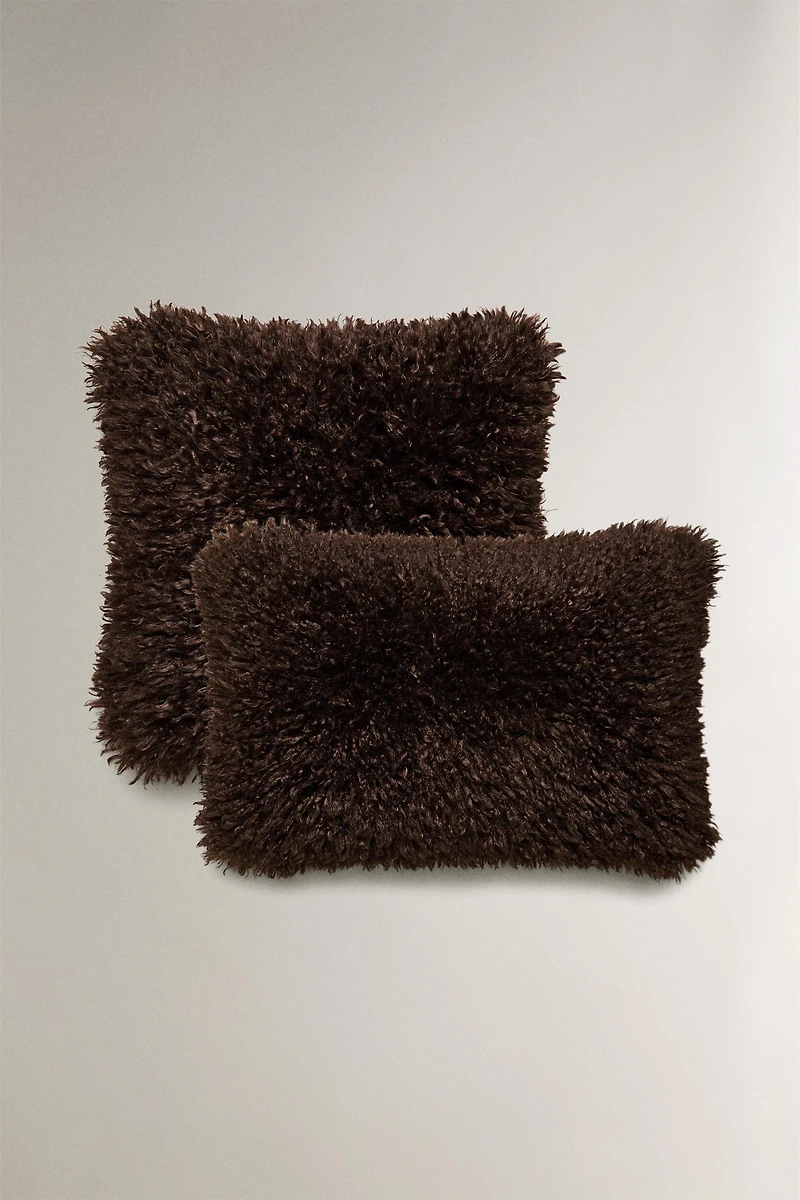 FAUX FUR SCALLOPED THROW PILLOW COVER