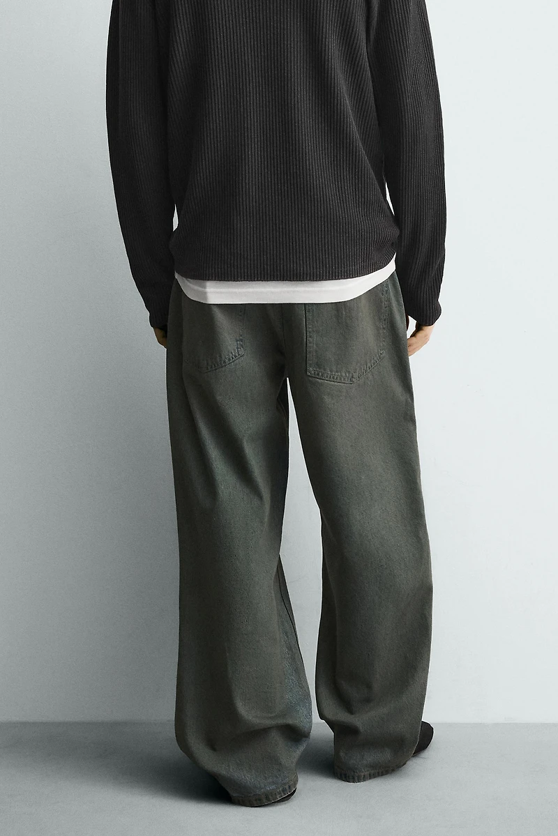 LOOSE FIT JEANS