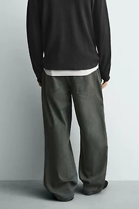 LOOSE FIT JEANS