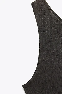 ASYMMETRIC TEXTURED TOP