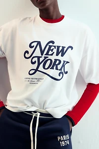 T-SHIRT À INSCRIPTION ET MANCHES COURTES