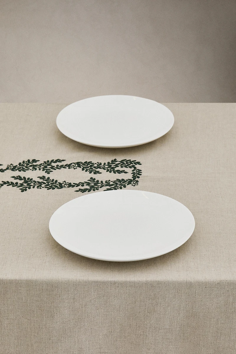 LINEN TABLECLOTH WITH GREEN LEAVES CHRISTMAS