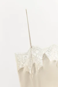 ROBE MIDI STYLE LINGERIE EN DENTELLE