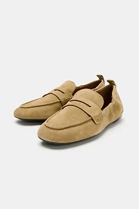 GATHERED SPLIT LEATHER LOAFERS