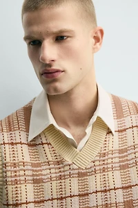 PLAID JACQUARD KNIT VEST