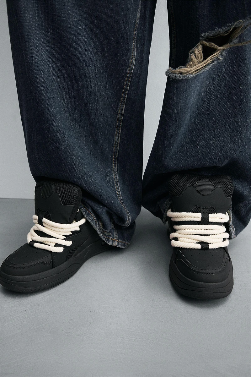 SKATE SNEAKERS WITH ROPE LACES