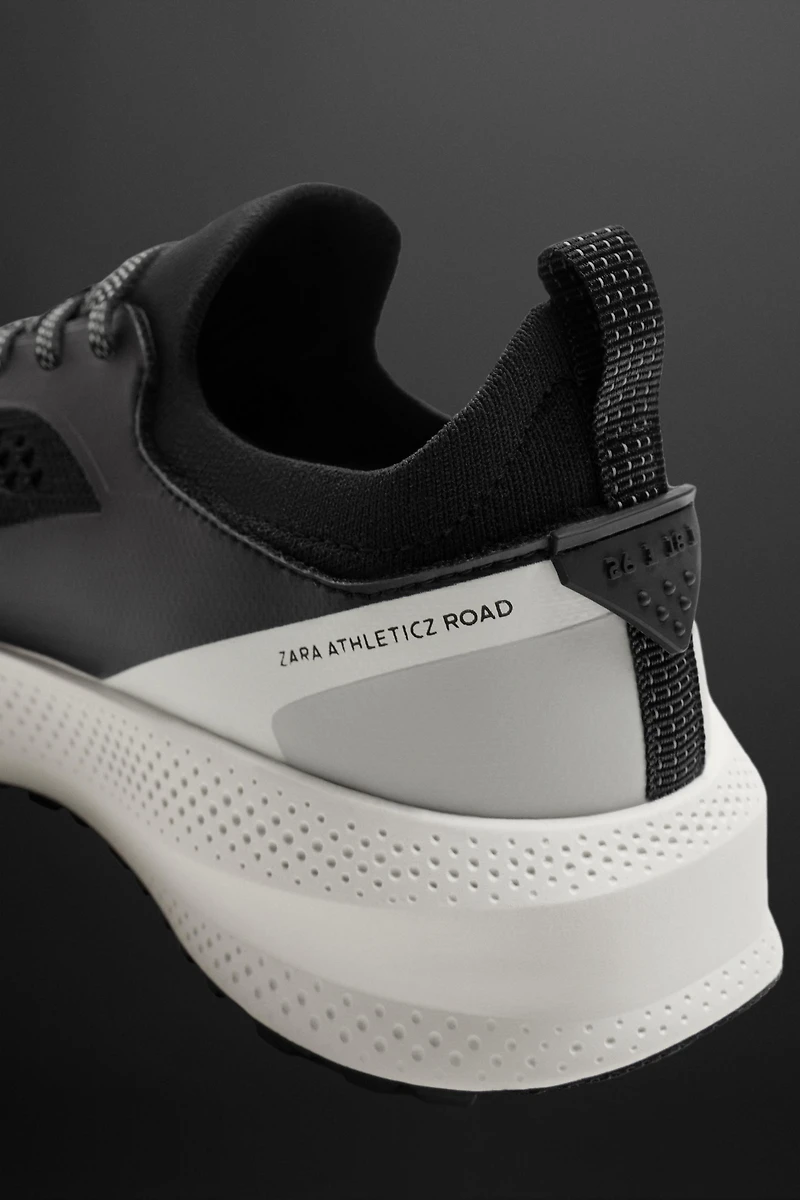 RUNNING SNEAKERS