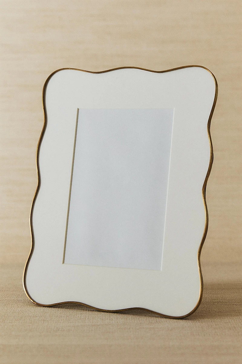 SCALLOPED METAL PICTURE FRAME